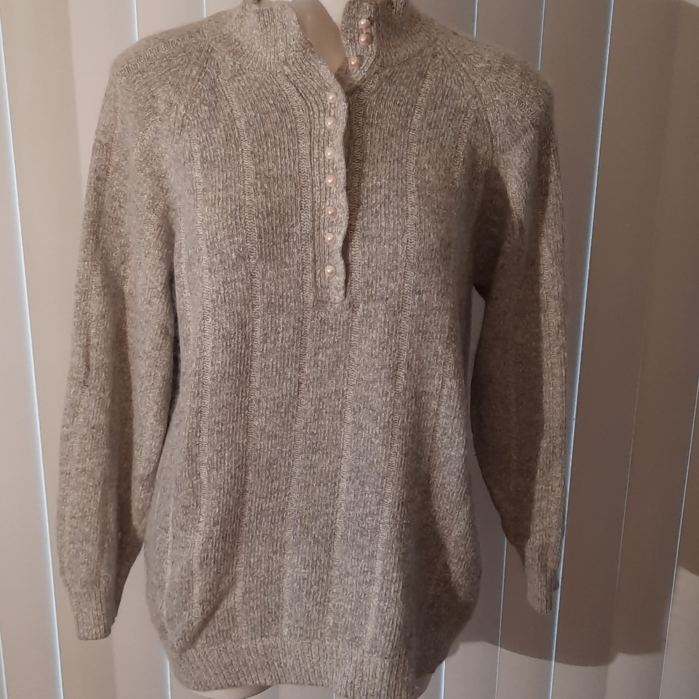Soft Silk/wool/angora Sweater